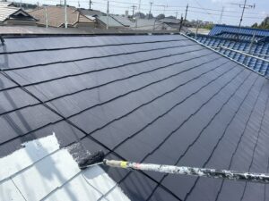 スレート屋根　遮熱塗装１回目　サーモアイSI
